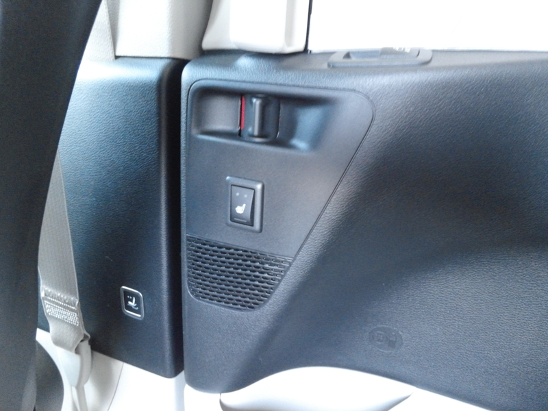 Oh look! Rear Heated Seats. Photo Credit: bwp240